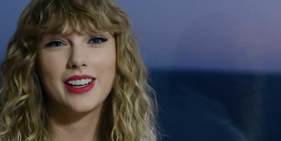 Taylor makes surprise cameo at the American Music Awards