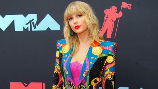 Taylor attends the 2019 MTV Video Music Awards
