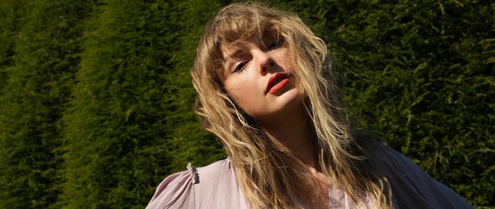 Taylor Releases ’90s Remix of ‘Willow’ to Celebrate ‘Evermore’ Breaking Vinyl Sales Record